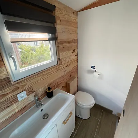 La Roulotte Des Gaillots مكان تخييم