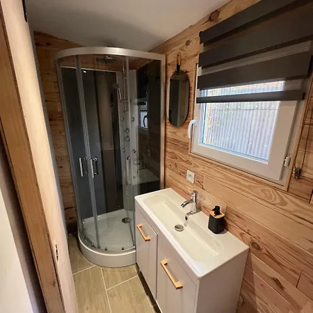 مكان تخييم La Roulotte Des Gaillots Moiremont