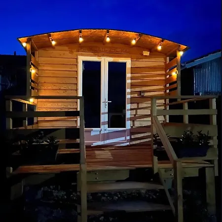 La Roulotte Des Gaillots Camping *