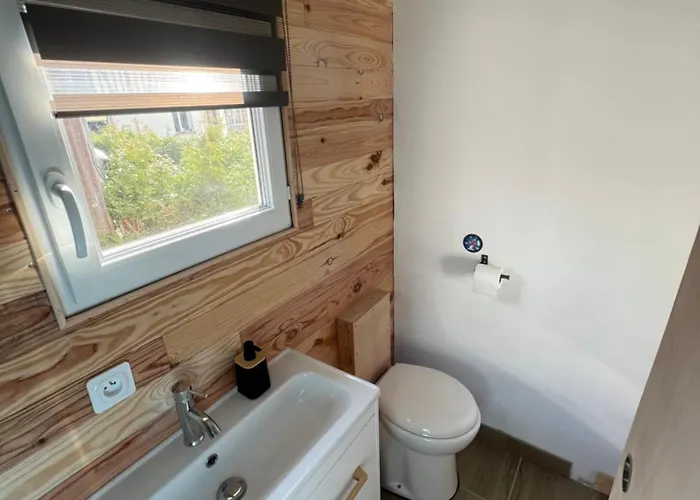 La Roulotte Des Gaillots مكان تخييم